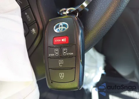 2025 Toyota Sienna Le from USA, damaged, VIN 5TDKSKFC5SS183184